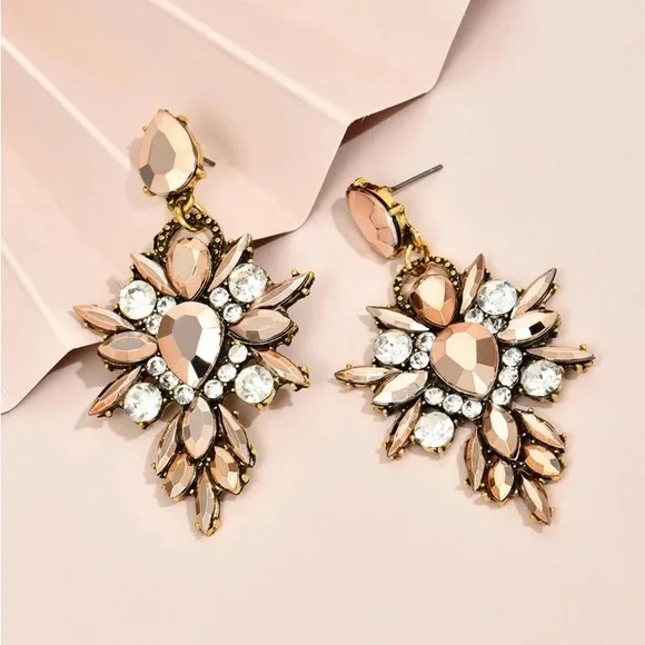 💖NEW! Rhinestone Drop Earrings - Picture 3 of 6